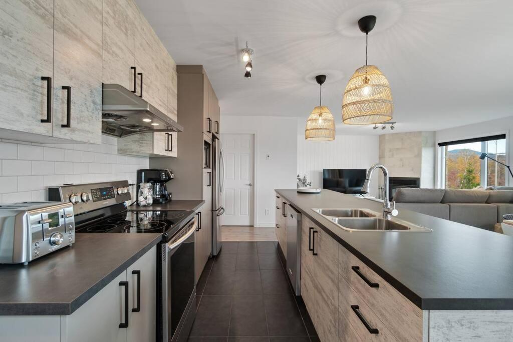 Initial - Boho - Mont-Sainte-Anne Apartment โบเพร ภายนอก รูปภาพ