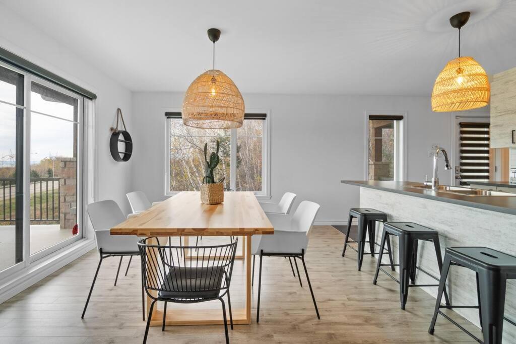 Initial - Boho - Mont-Sainte-Anne Apartment โบเพร ภายนอก รูปภาพ