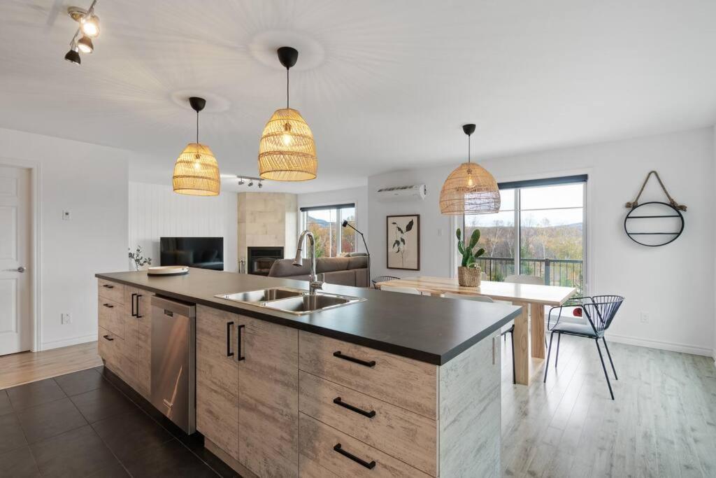 Initial - Boho - Mont-Sainte-Anne Apartment โบเพร ภายนอก รูปภาพ